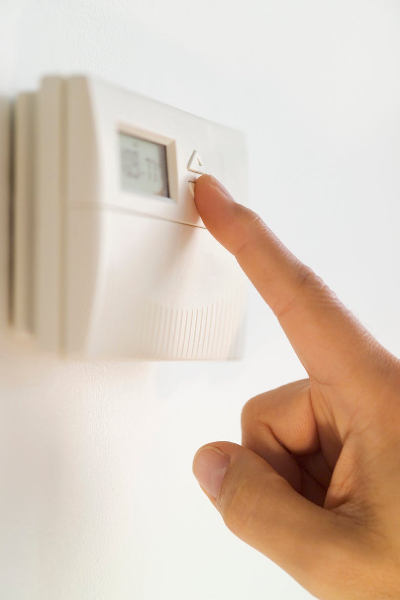 handwiththermostat_lr_rgb